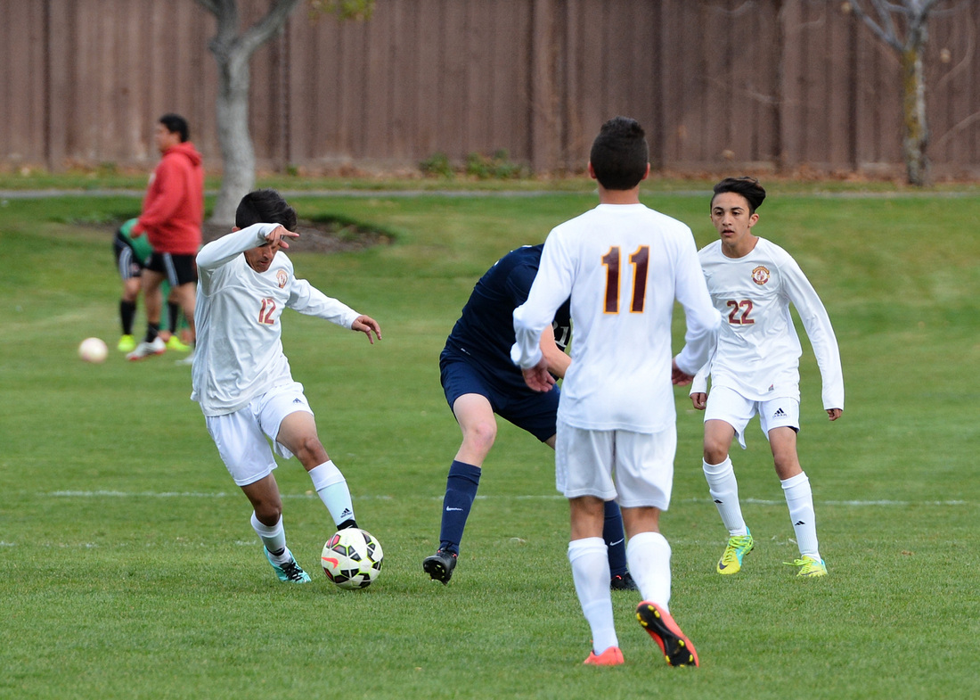熊猫体育-海军伴随护航 香港被护商船打横幅感谢海军祝福祖国(图2) 熊猫体育公司