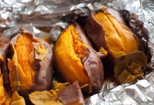 泰国美女“棒糖妹”:这身材令男人都面红耳赤!:熊猫体育(图2) 熊猫体育