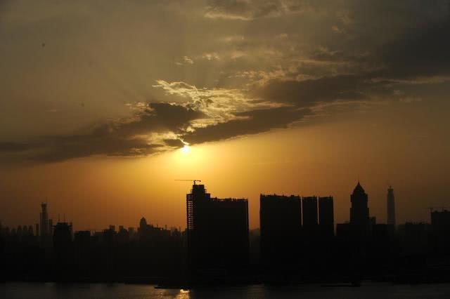 形象不佳怎么办?台国安局:拉帅哥来拍写真(图)_熊猫体育公司(图1) 熊猫体育首页