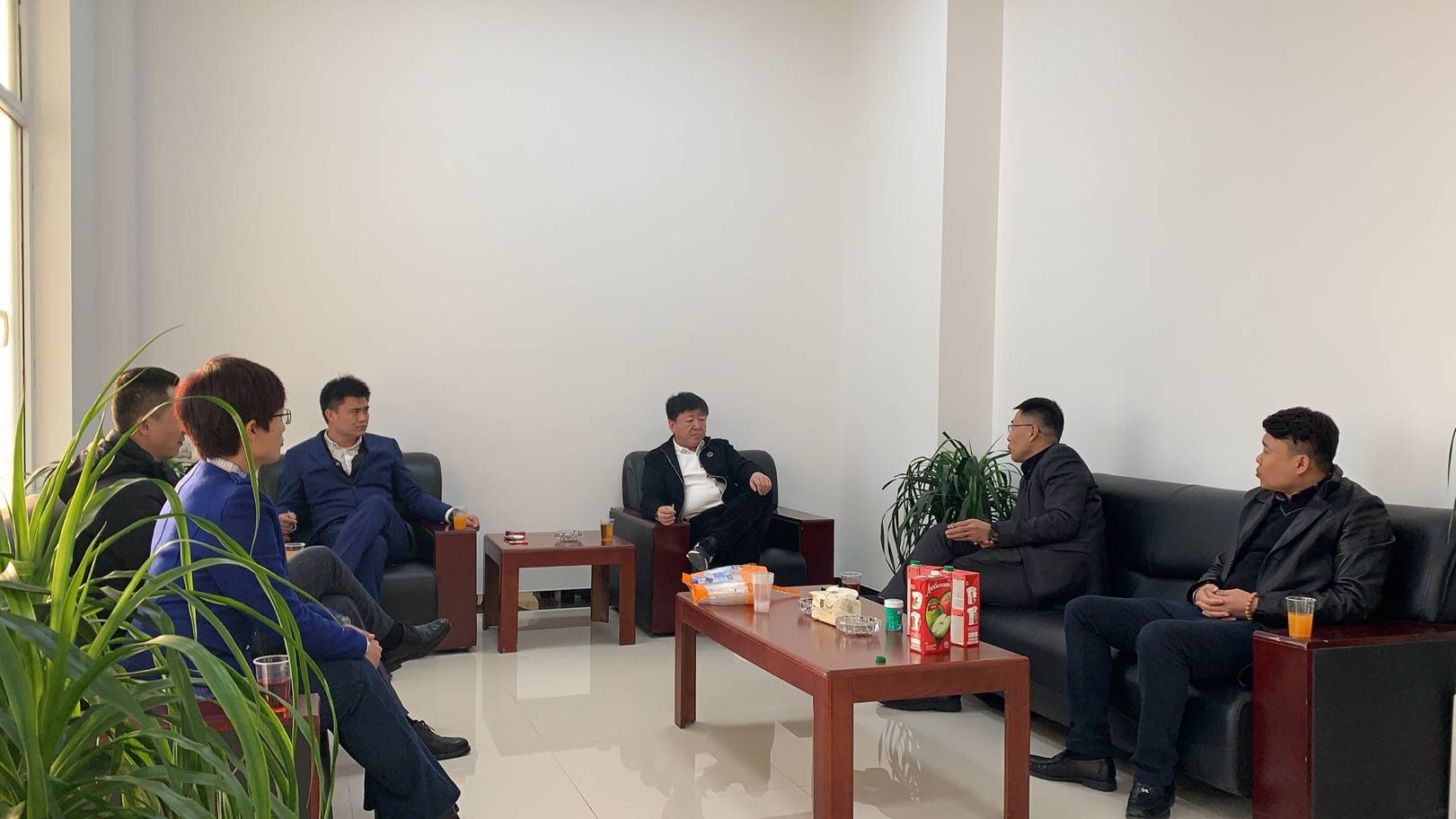 ‘熊猫体育公司’
热烈祝贺便利大本营青岛上合运营中心建立！(图8)