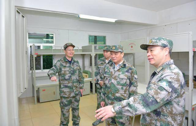 熊猫体育:
江南区举行“军事日”运动(图3) 熊猫体育:
江南区举行“军事日”运动(图3)